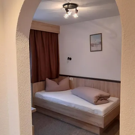 Haus Otto Arnold בית הארחה