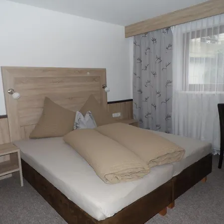 豪斯奥拓阿诺德酒店